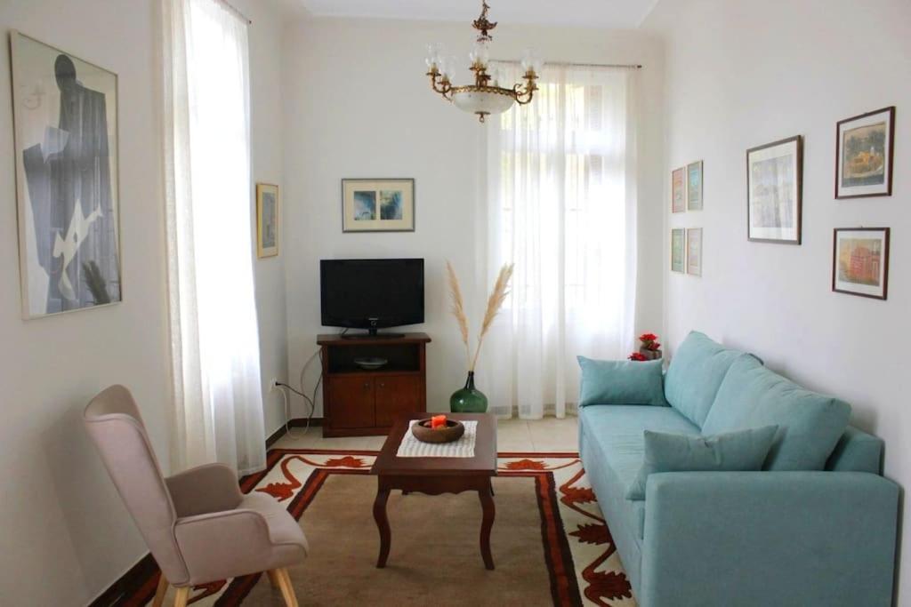 Calliope'S Neoclassical Home In The Heart Of Plaka Athen Eksteriør billede