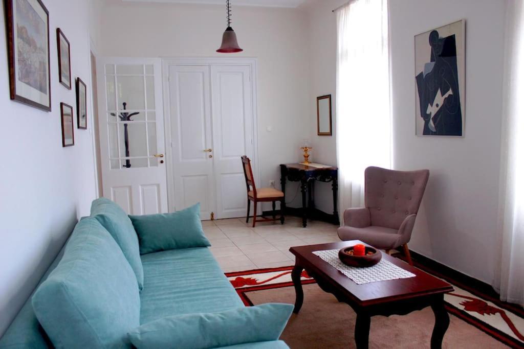 Calliope'S Neoclassical Home In The Heart Of Plaka Athen Eksteriør billede